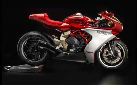 Read more about the article Classic Motorcycle Restorations: Reviving the Ducati 749R and 999R in the UK